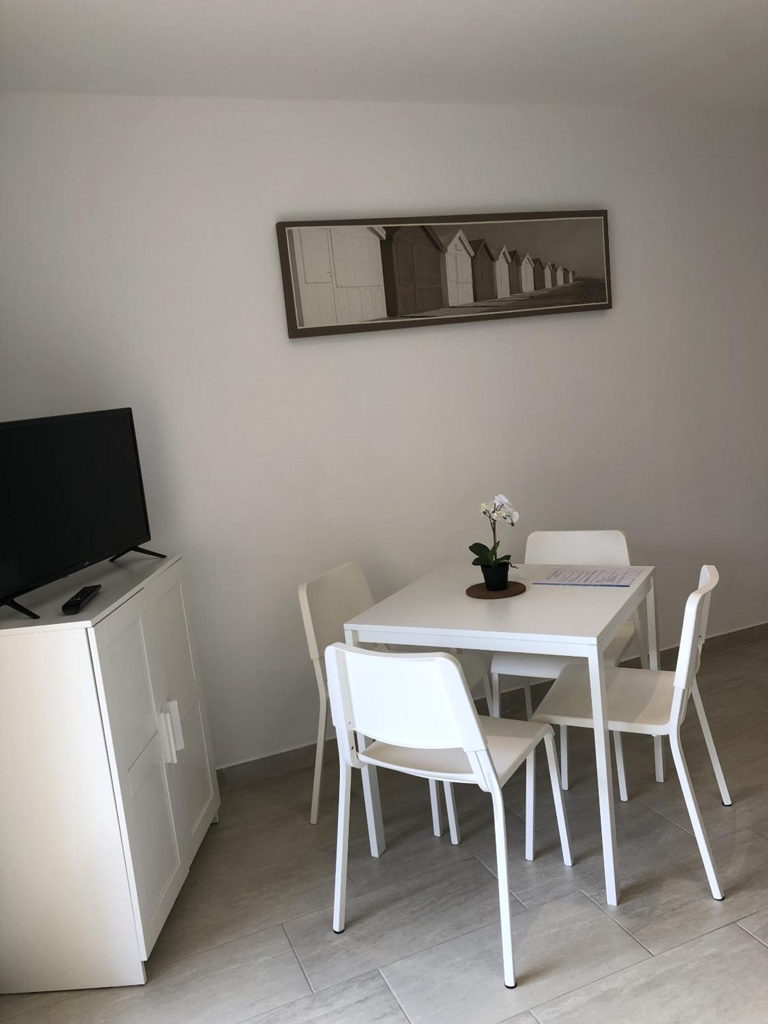 Holidays Hyeres Phòng bức ảnh
